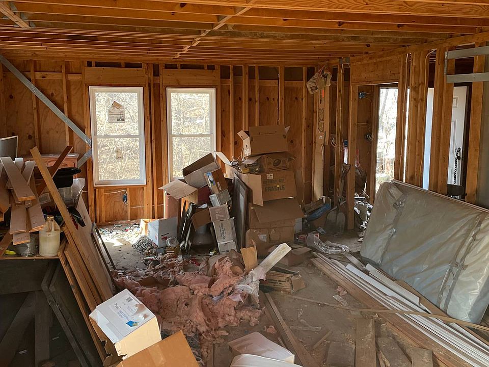 2nd image of 5120 N Creasy Springs Rd #R