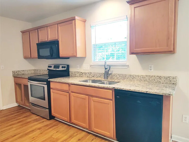 4204 Springhaven Dr — Photo 3