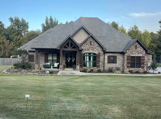 1905 Suburban Ln, Paragould, AR 72450