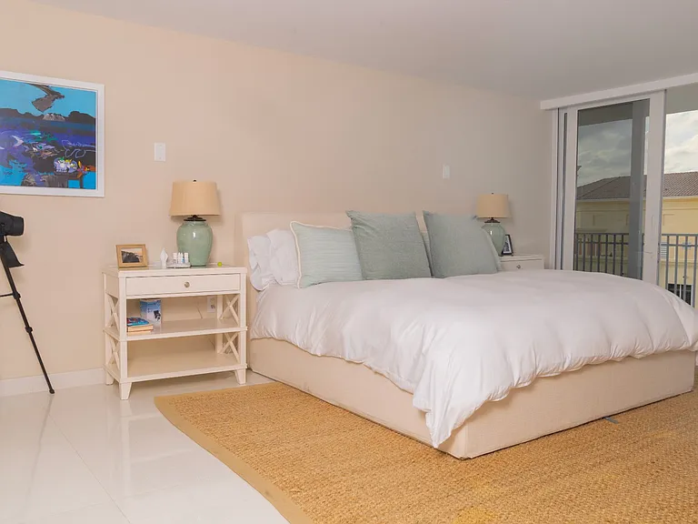 881 Ocean Dr #18H — Photo 7