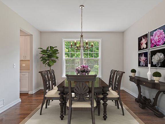 3rd image of 4 Dorchester Ct