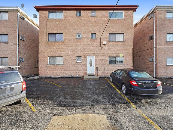 3rd image of 6632 W 64th Pl #1A
