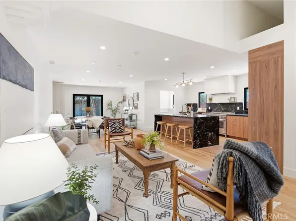 11911 Hartsook St, Valley Village, CA 91607