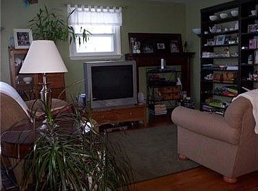 5th image of 685 Richmond Dr