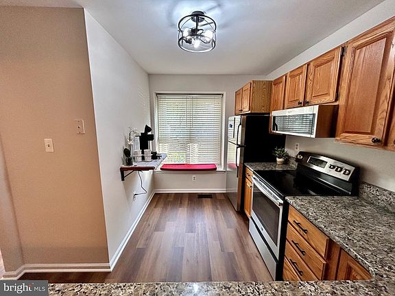 5th image of 7932 Pebble Brook Ct