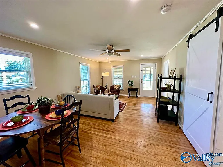 1529 McKinley Ave NE — Photo 5