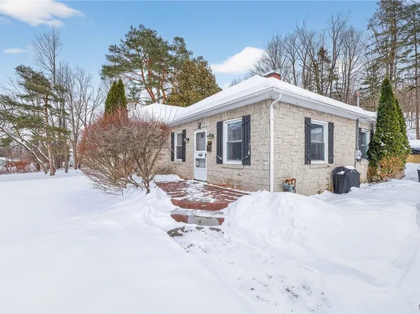 25 Henry St, Mohawk, NY 13407