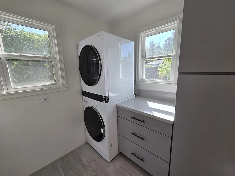 131 N San Pedro Rd — Photo 8