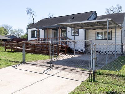 908 Seymour St, Pasadena, TX, 77506