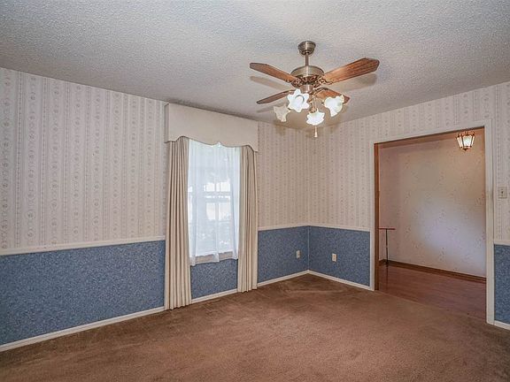 3rd image of 1312 Lawndale Ave