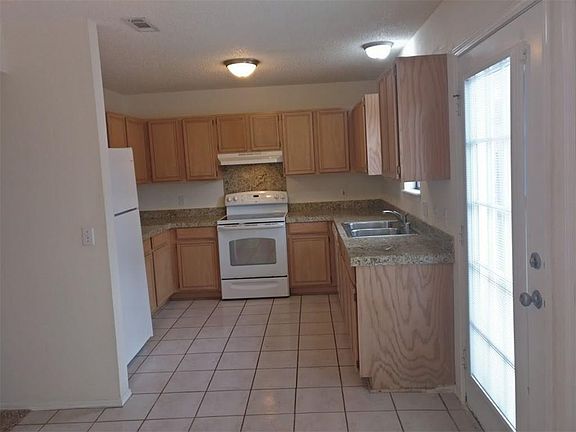 5th image of 3087 E Cherokee Dr