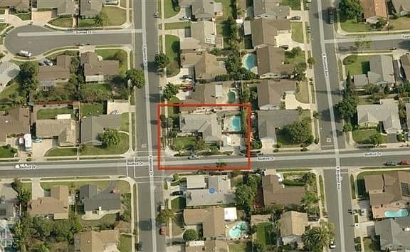 3rd image of 1384 Bedford Dr