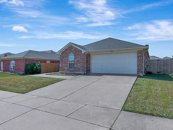 3rd image of 7210 Fossil Lake Dr