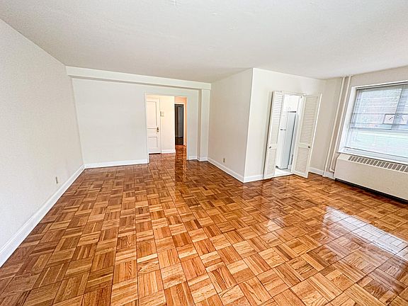 3rd image of 193-15 73rd Ave