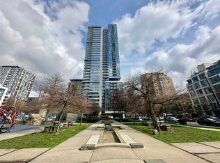 888 Richards St #1406, Vancouver, BC V6B 3E6