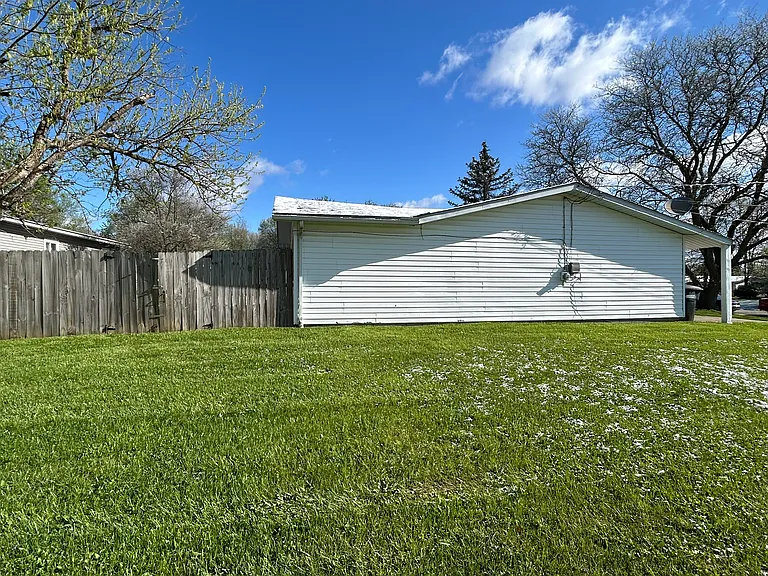 1882 Paul Dr — Photo 74