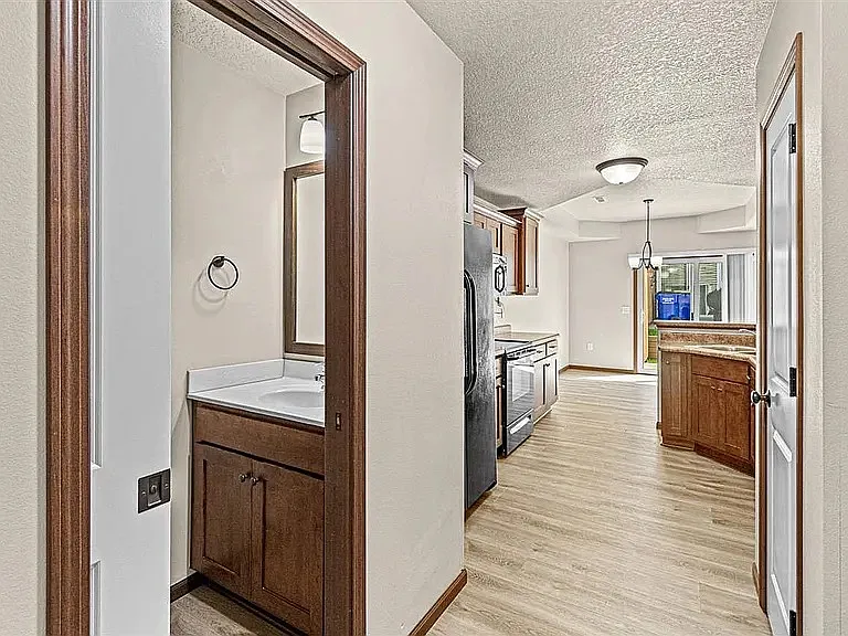 1538 Burr Dr — Photo 10