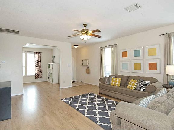 4th image of 3112 Centennial Village Dr