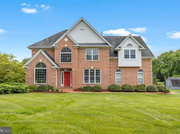 5701 Beauty Dr, Eldersburg, MD 21784