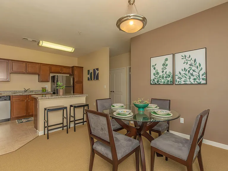 Vineyards at Palm Desert Apartment Homes — Photo 31