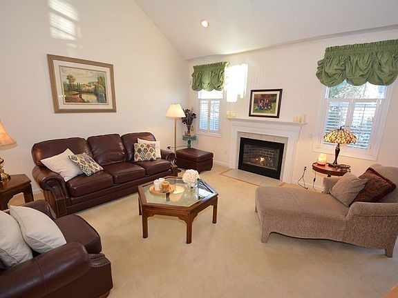 4th image of 26 Brook Ln