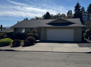 2245 NW Cabrillo Ct, Roseburg, OR 97471