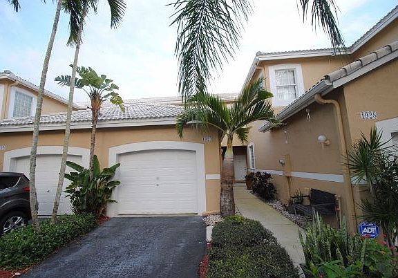 2nd image of 1924 Madeira Dr
