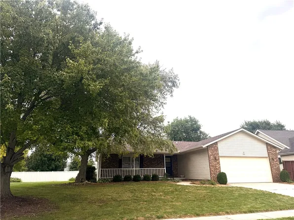 2920 Doral Ct, Decatur, IL 62521