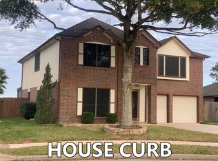 522 Oak Briar Dr, Kemah, TX 77565