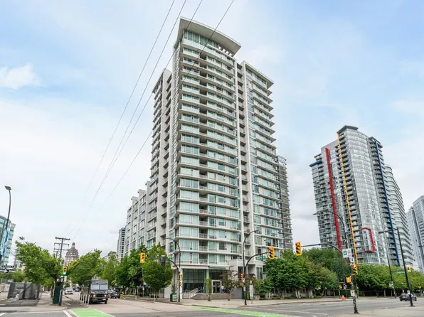 161 Georgia St W #103, Vancouver, BC V6B 0K9