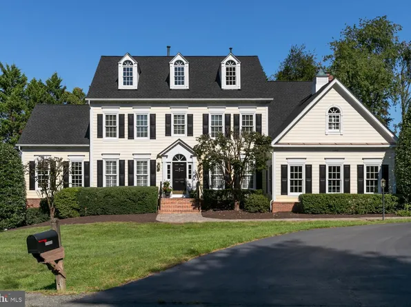 11450 Woolington Rd, Great Falls, VA 22066