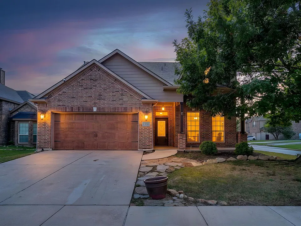 1300 Ocotillo Ln