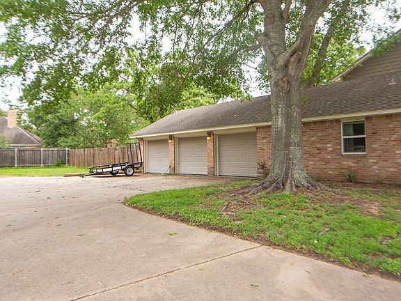 3rd image of 3000 Shadow Lawn St