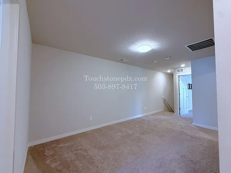 6527 SE Genrosa St — Photo 27