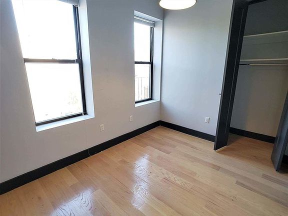 5th image of 1033A Dekalb Ave #3R
