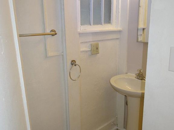 5th image of 133 Beal St