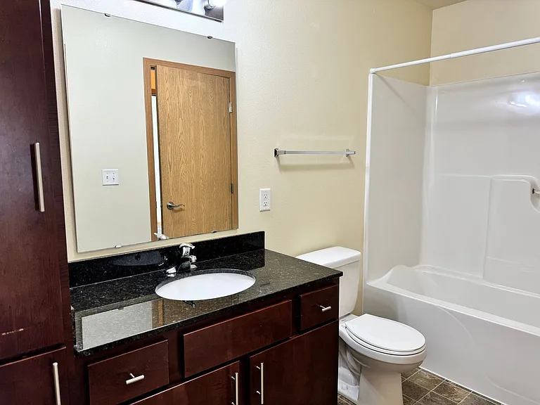 West Lake II Apartments — Photo 106