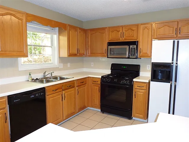 2793 Northgate Way NW — Photo 2
