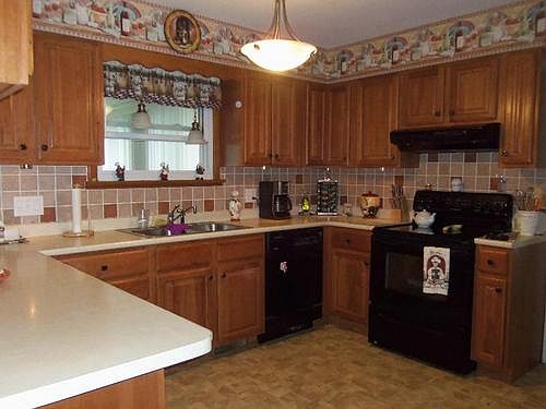 4th image of 3722 Gary Dr
