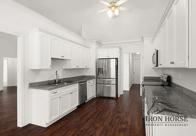 379 Beech Hollow Trl — Photo 13
