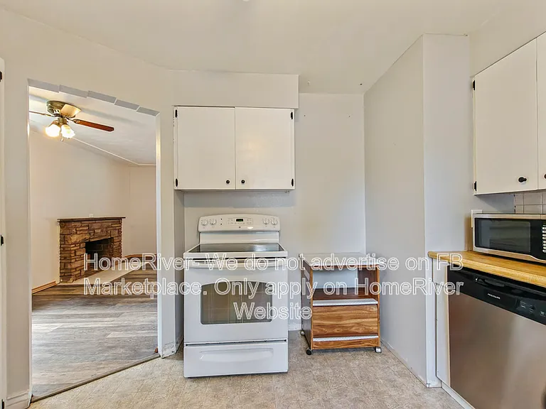 5418 N Maple St — Photo 11