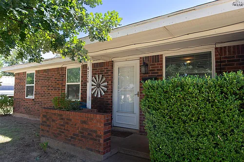4724 Cape Cod Dr Photo 1