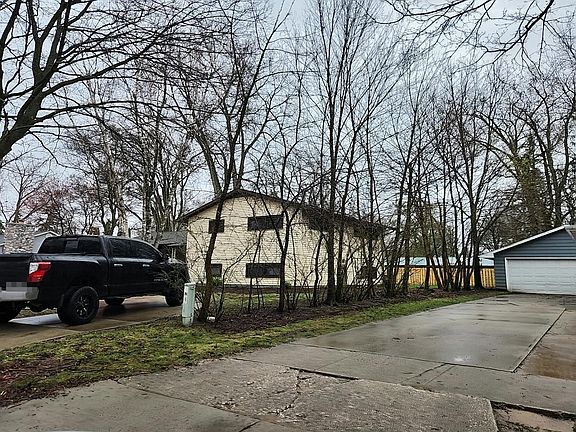 2nd image of 309 Leonard Ln