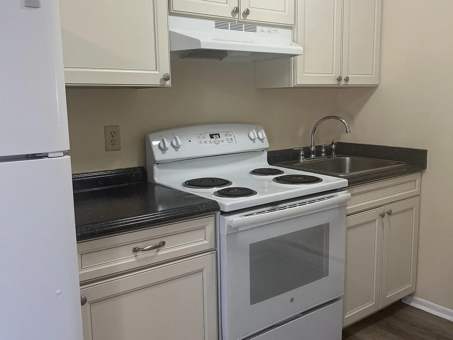 30 Turner Drive - Unit... — Photo 2