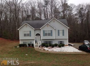 30 Paces Landing Ln, Newnan, GA 30263