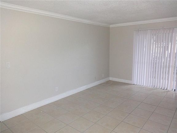 3rd image of 609 Fenton Pl Unit 101