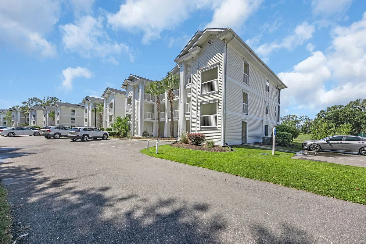 Building Photo - 581 Blue River Ct #6E