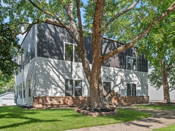 3379 Brownlow Ave, Saint Louis Park, MN 55426