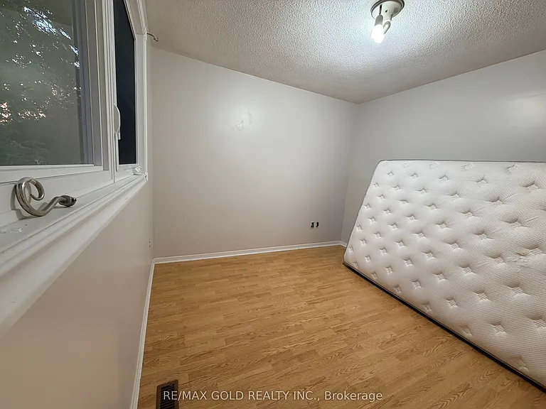 166 Harmony Rd S — Photo 15
