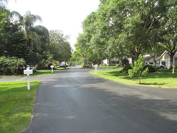 3rd image of 1904 Sixty Oaks Ln